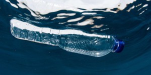 Des déchets plastique de Méditerranée recyclés en vêtements