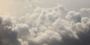 Science décalée : un nuage aux couleurs de l’arc-en-ciel et bien d’autres encore