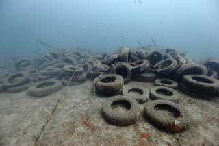 Récif artificiel : le fiasco des pneus en mer dans les Alpes-Maritimes