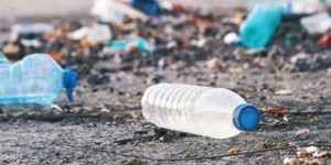 Déchets plastiques : de grandes multinationales pointées du doigt par une coalition mondiale d’ONG