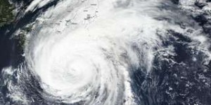 Le Japon frappé par le plus puissant typhon depuis 1958
