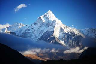 Le mont Everest a grandi de presque un mètre