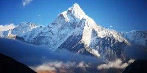 Le mont Everest a grandi de presque un mètre