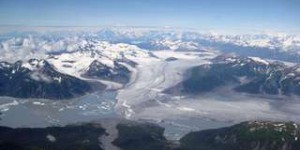 Comment la fonte des glaces influence les tremblements de terre en Alaska