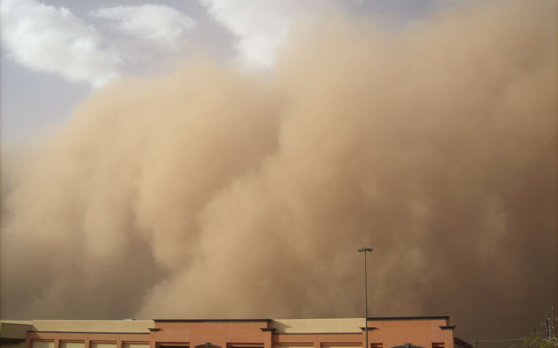 Après les tornades, une tempête sèche « Dust Bowl » a traversé le centre des États-Unis