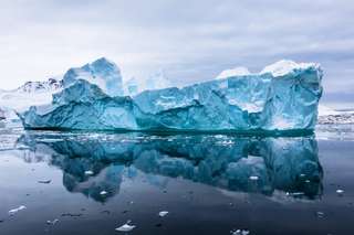 L'iceberg géant au large de la Géorgie du Sud a relâché 152 milliards de tonnes d'eau douce  !