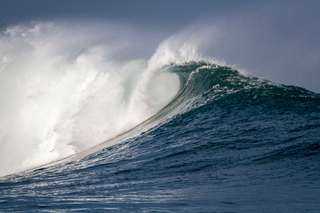 « C’est la vague la plus extrême jamais observée » : au large du Canada, une vague scélérate immense