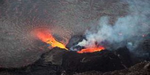 Hawaï : le lac de lave du volcan Kilauea se vide et se remplit de manière cyclique