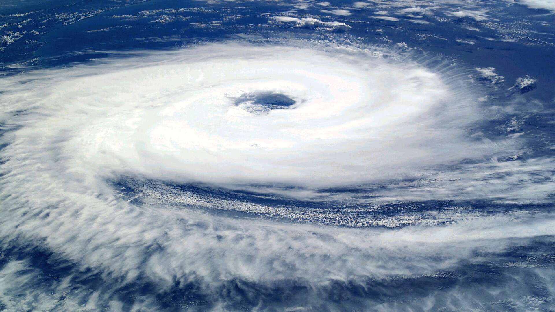 Comment le changement climatique booste l'intensité des ouragans