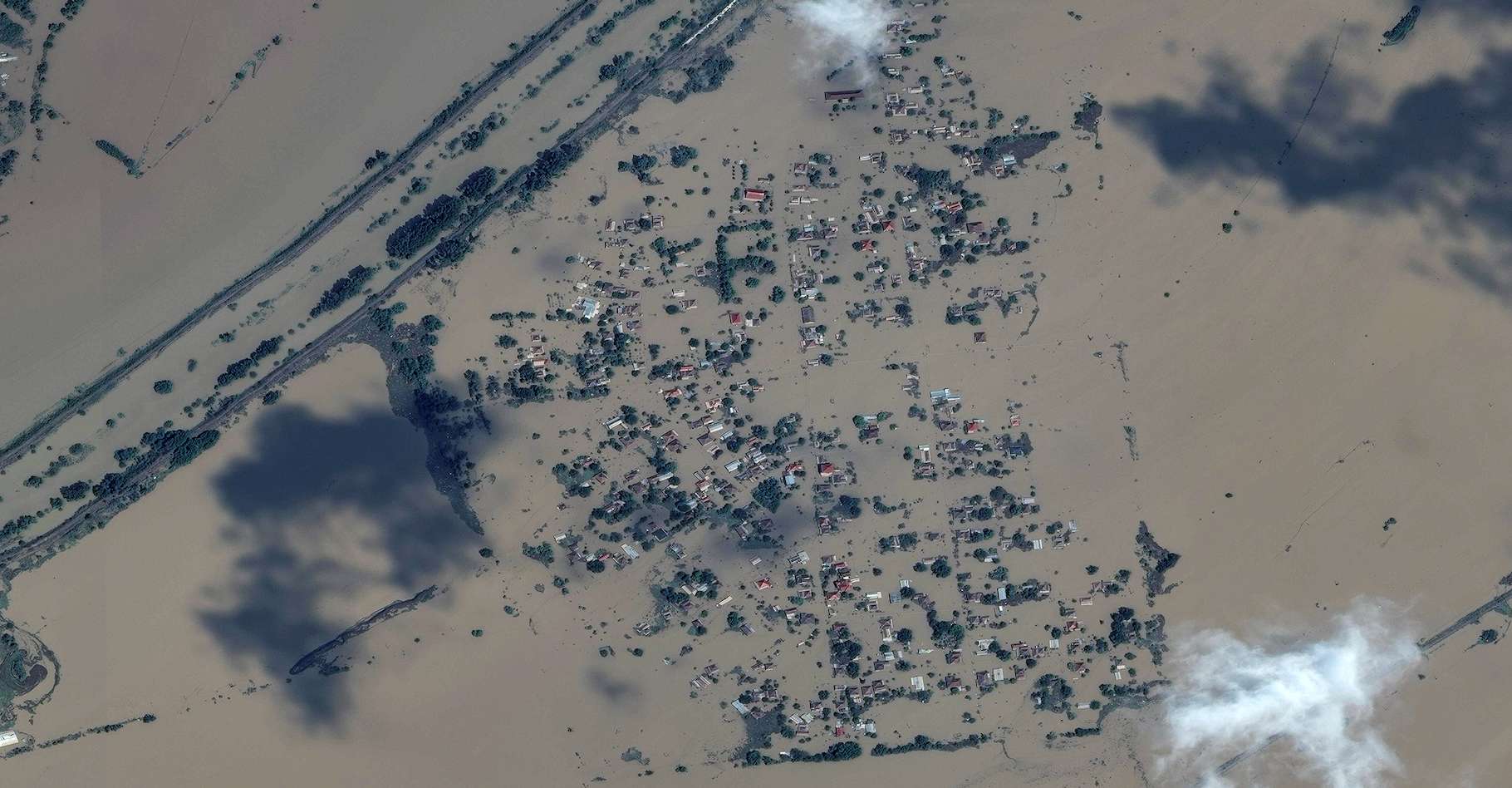 Vu de l’espace : des images terrifiantes de régions dévastées par la tempête Daniel en Libye, Grèce…