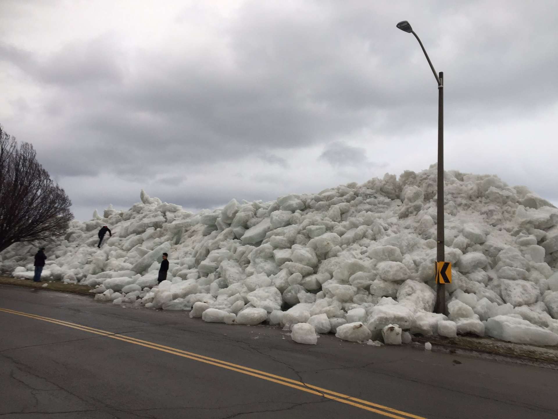 Phénomène météo extraordinaire : le tsunami de glace