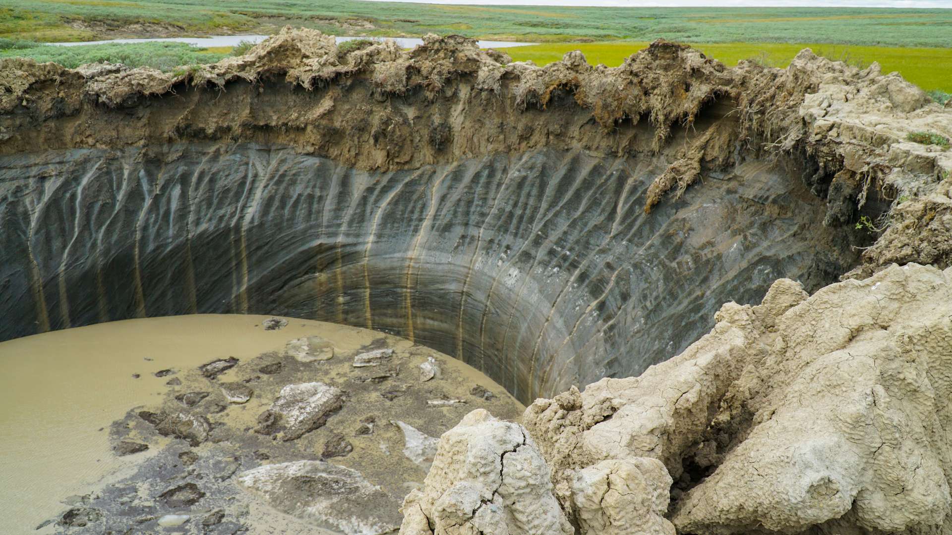Les cratères géants qui explosent en Sibérie depuis 10 ans sont un message d’alarme