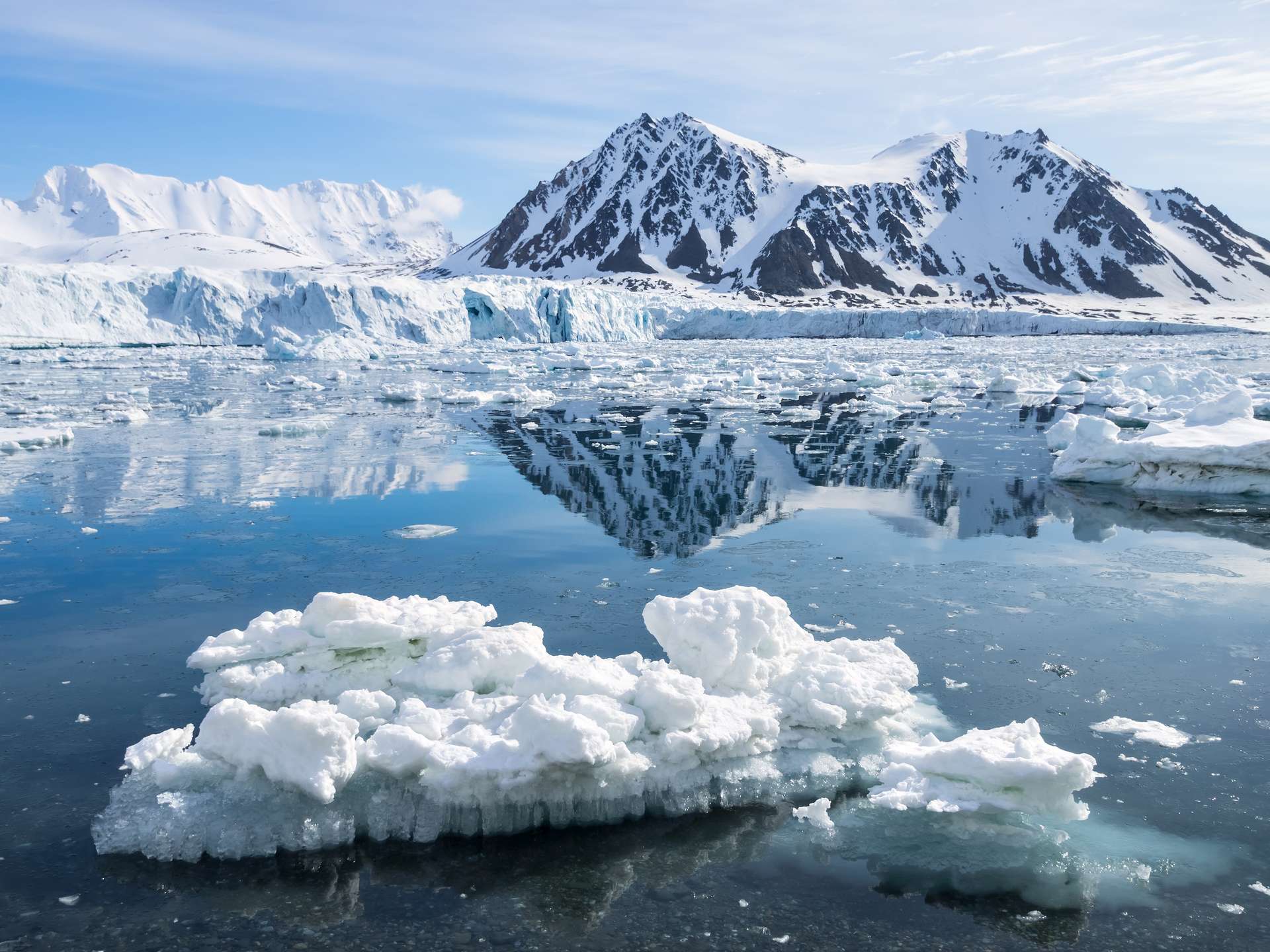 Le Groenland perd tellement de glace que de nouvelles îles surgissent !