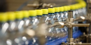 Les microplastiques des bouteilles d’eau sont-elles dangereuses ?