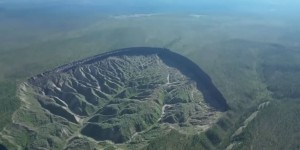La porte des enfers, cet immense cratère situé dans la forêt boréale de Sibérie, ne cesse de s’agrandir