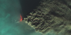 La colossale éruption du Klyuchevskoy émet un panache de fumée de plus 1600 km visible depuis l’espace