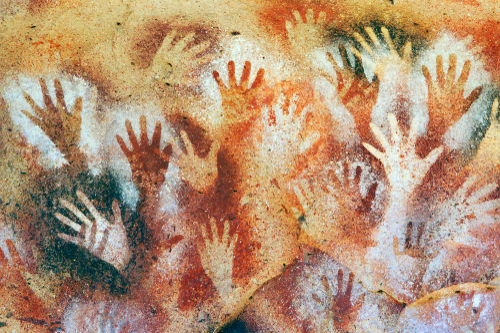 Rituel du doigt coupé : un rite pratiqué chez les hommes préhistoriques ?