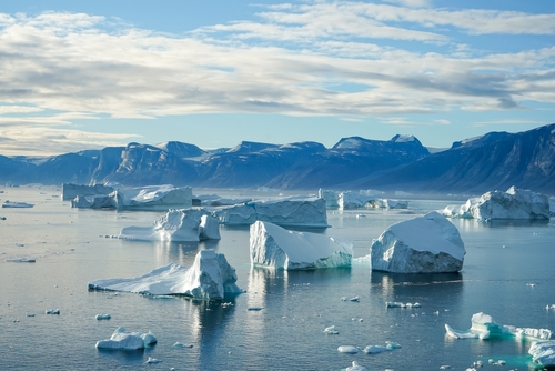 Réchauffement climatique : le Groenland a perdu (beaucoup) plus de glace que prévu, selon une étude