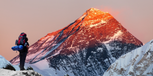 Everest : une montagne plus haute se « cache » dans l’ombre !