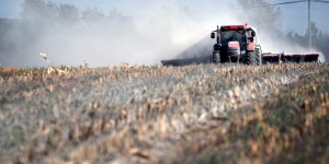 Pesticides: la FNSEA sort l'arme des boues face aux zones de non traitement
