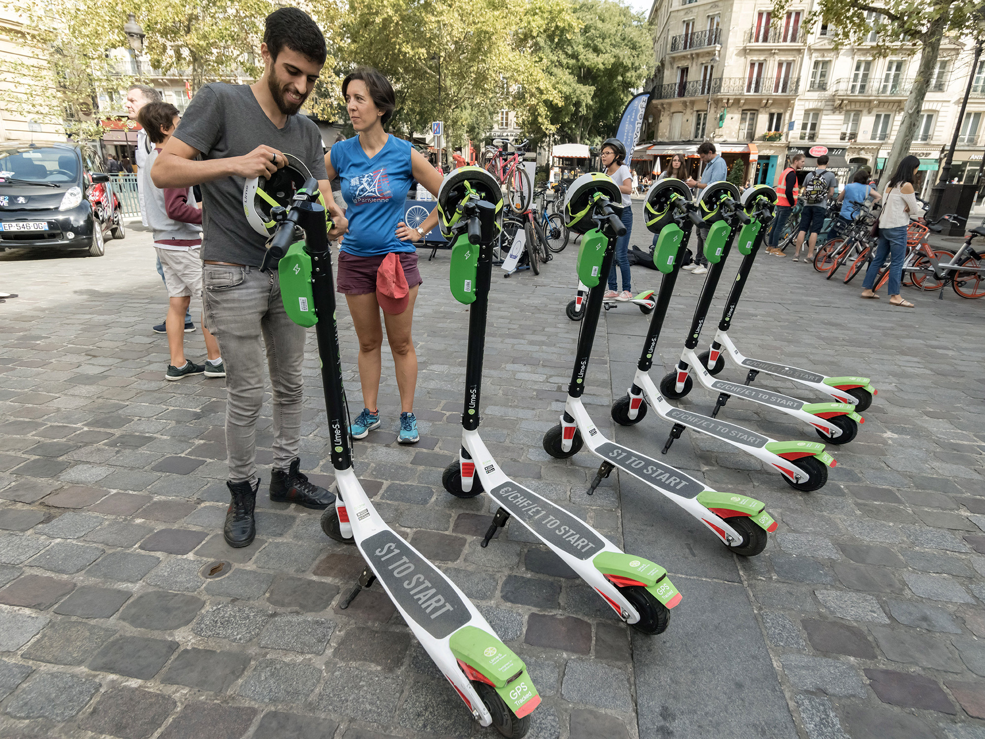 Vélos, trottinettes et scooters: les nouvelles mobilités à l'arrêt