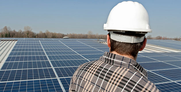 Énergie solaire : le Sénat rejette le projet de révision à la baisse des tarifs
