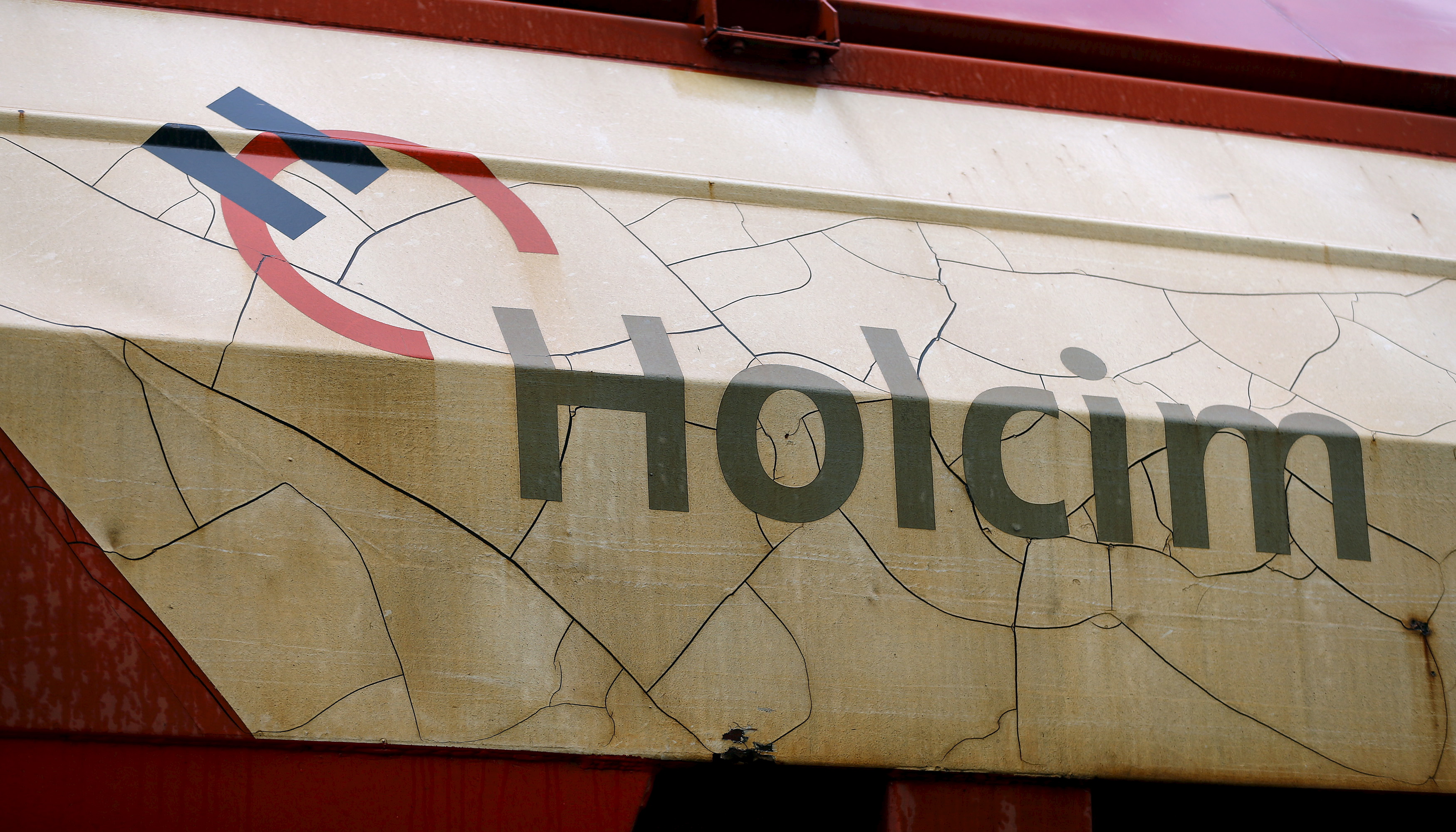 Construction : Holcim lâche encore plus d’un milliard d’euros pour verdir son offre