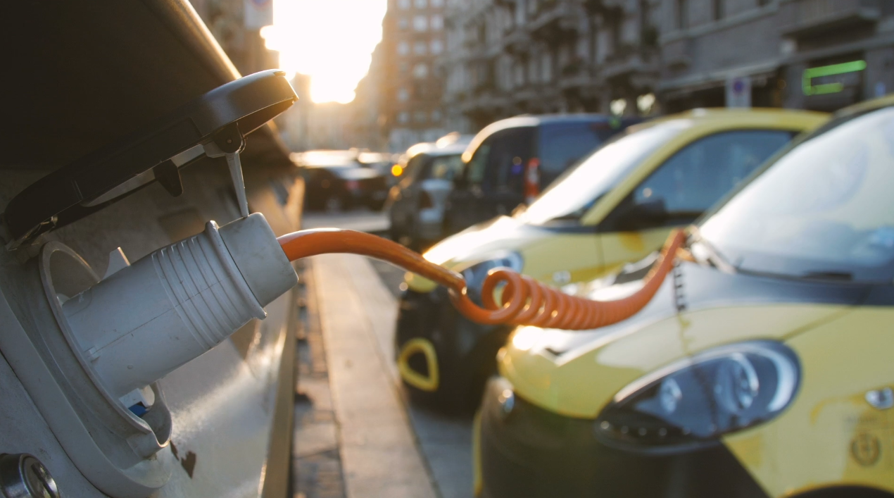 Achat de voitures électriques : le gouvernement prolonge sa prime de 6.000 euros