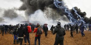 Dans les Deux-Sèvres, les « bassines » prises dans les violences et les luttes globales