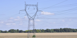 Électricité : RTE prépare les esprits à la construction de nouvelles lignes à très haute tension en France
