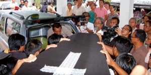 En Birmanie, l'enterrement gratuit, c'est pas du cinéma