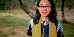 Mina Setra rend aux Indonésiens les terres de leurs racines