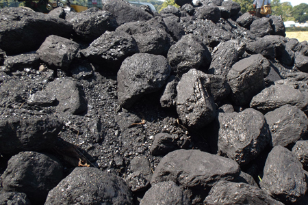 Soutien au charbon : la reculade annoncée de la France en quatre dates 