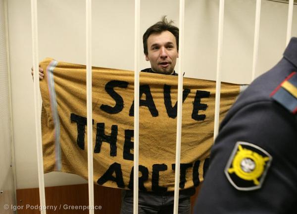 Arctic 30 : des militants libérés sous caution, dont le Français Francesco Pisanu