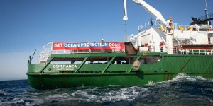 Greenpeace UK stoppe la pêche destructrice dans la Manche