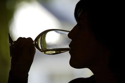 L'alcool, plus néfaste pour les femmes