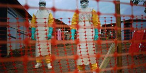L'épidémie d'Ebola, «une guerre» pour MSF, «largement sous-évaluée» selon l'OMS