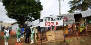 L'épidémie du virus Ebola favorisée par un système sanitaire défaillant