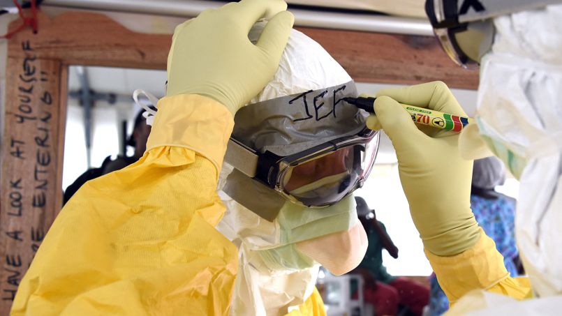 Comment la France prévoit de faire face à Ebola