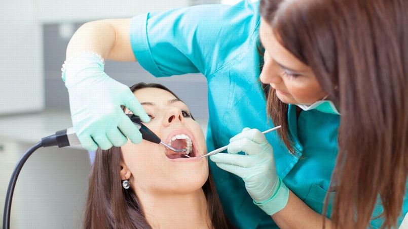 «Un dentiste peut détecter une leucémie»