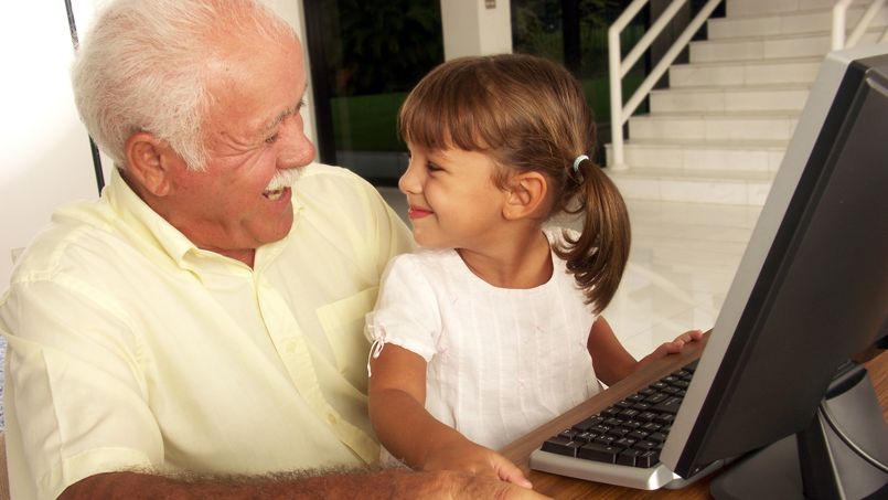 Grand-parent : trouver sa place auprès des enfants du web