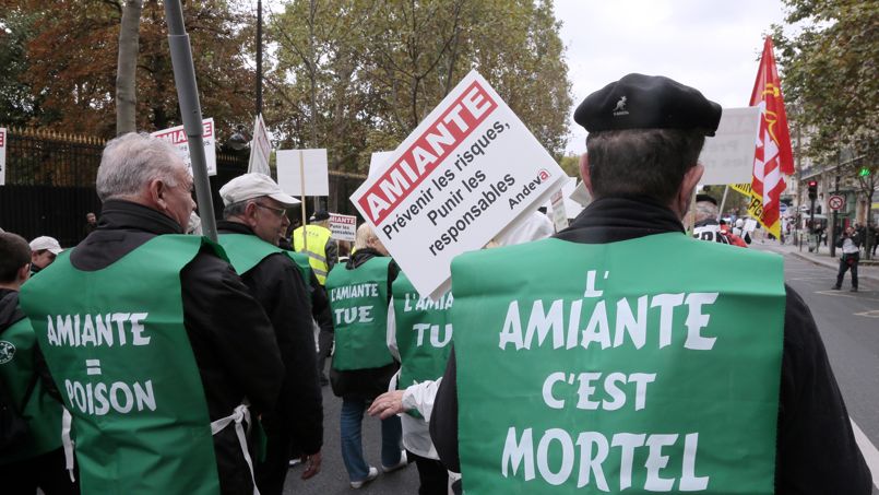 Amiante : 2200 nouveaux cancers et 1700 décès par an en France