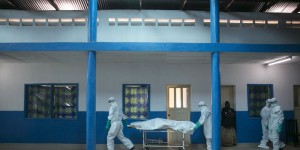 Ebola : deux vaccins testés à grande échelle