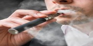 La cigarette électronique est-elle vraiment moins dangereuse que le tabac?