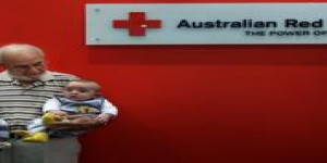 En donnant son sang plus de 1000 fois, un Australien a aidé 2,4 millions de bébés