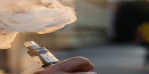 Une étude va évaluer l’efficacité de la cigarette électronique pour arrêter de fumer