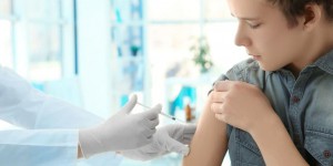 Papillomavirus: 7 raisons de vacciner aussi les garçons