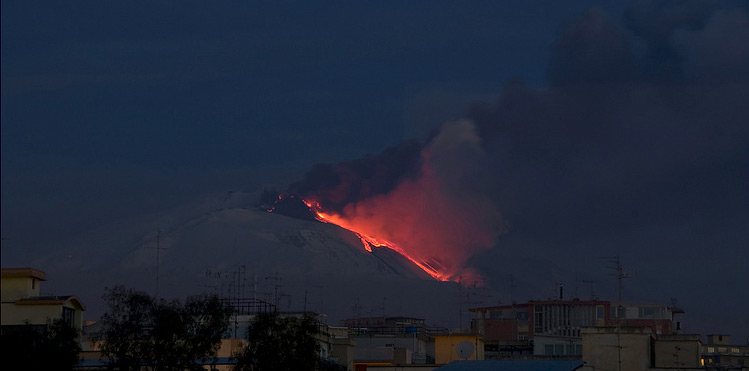 Le volcan Etna est de nouveau entré en éruption