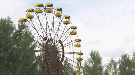 Survol étonnant de la région de Tchernobyl abandonnée par les Hommes mais reconquise par la nature