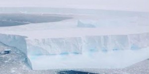 Le plus grand iceberg de la planète vu du ciel